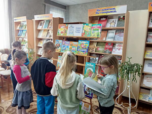 Экскурсия-знакомство «Есть по соседству библиотека»