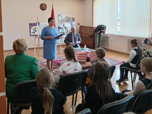 Творчая сустрэча з беларускім пісьменнікам-лаўрэатам літаратурнай прэміі імя Васіля Віткі Іванам Карэндам «Азбука Перамогі Івана Карэнды»