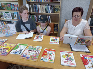 Час весёлой книги «Истории школьные и прикольные»