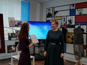 Открытие декоративной выставки «Оренбургский пуховый платок»