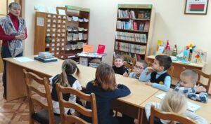 Библиотечное занятие «Книжкины подсказки: структура книги»