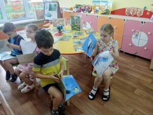 Игра-минутка «Пернатые обитатели земли»