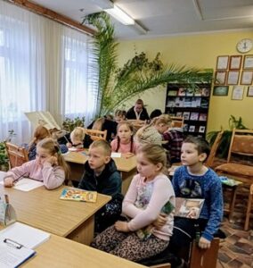 Библиотечное занятие «Кто стучится в дверь ко мне: газеты и журналы для детей»