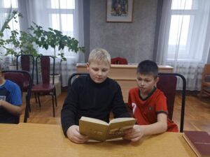 Юбилейный пьедестал «Детство, опалённое войной»