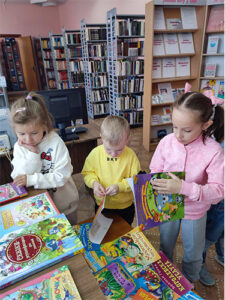 Обзорная экскурсия «Здесь книжки разные живут»