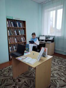 Панорама детских рисунков «Папина профессия»