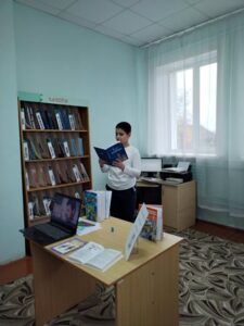 Панорама детских рисунков «Папина профессия»