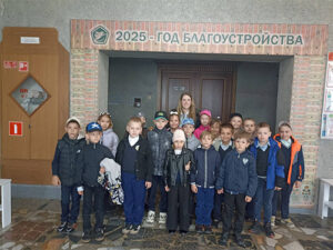 Экскурсия по библиотеке «Приходите детвора — книги вам читать пора»