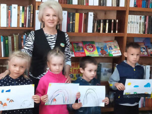 Конкурс рисунков «Хорошо что есть семья — она от бед хранит меня»