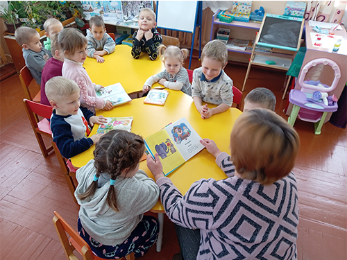 Литературно-игровая минутка «Страна весёлого детства»