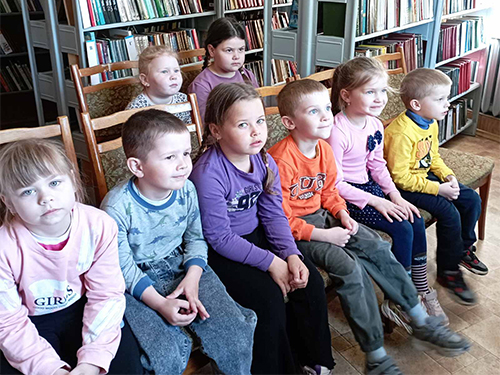 Сказочный вернисаж «Веселые и удивительные сказки Василя Витки»