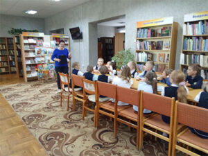 Экскурсия по библиотеке «Приходите детвора — книги вам читать пора»
