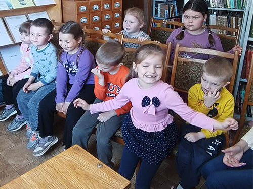 Сказочный вернисаж «Веселые и удивительные сказки Василя Витки»