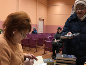 Выездные выставки-просмотры книг из серии «Жизнь замечательных людей Беларуси: судьба в каждой книге»