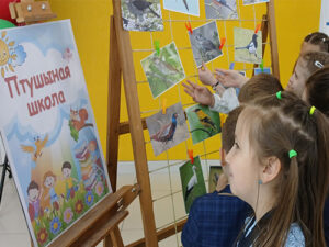 Литературно-фольклорная минутка  «Прыляцелі госці, селі на памосце»