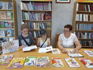 Час весёлой книги «Истории школьные и прикольные»