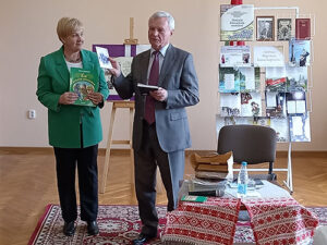 Творчая сустрэча з беларускім пісьменнікам-лаўрэатам літаратурнай прэміі імя Васіля Віткі Іванам Карэндам «Азбука Перамогі Івана Карэнды»