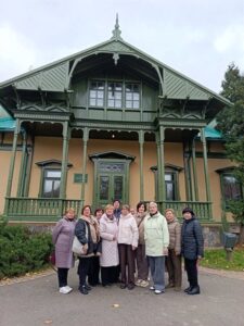 Экскурсионная поездка в Лошицкий усадебно-пароквый комплекс и музейный комплекс старинных народных ремесел и технологий «Дудутки»