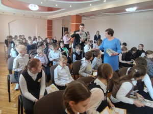 Творчая сустрэча з беларускім пісьменнікам-лаўрэатам літаратурнай прэміі імя Васіля Віткі Іванам Карэндам «Азбука Перамогі Івана Карэнды»