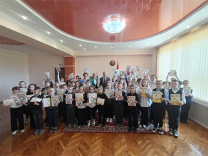 Творчая сустрэча з беларускім пісьменнікам-лаўрэатам літаратурнай прэміі імя Васіля Віткі Іванам Карэндам «Азбука Перамогі Івана Карэнды»