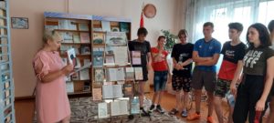Обзор книг у выставки «Кнігі-юбіляры 2021 года беларускіх пісьменнікаў»