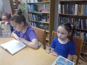 Литературно-познавательная карусель «Юрий Дмитриев писатель удивительных книг о природе»