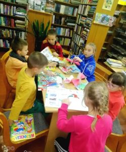 Посещение библиотеки воспитанниками Государственного учреждения образования «Слуцкий социально-педагогический центр»