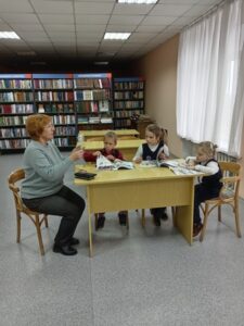 Библиотечное занятие «Чудесный мир библиотеки: первое посещение библиотеки»