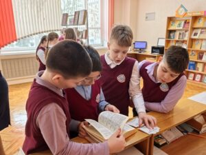 Библиотечное занятие «А ларчик просто открывался: выбор книг, информационные запросы»