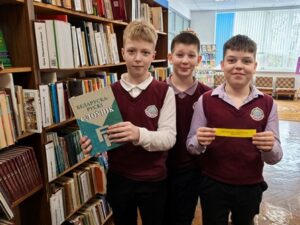 Библиотечное занятие «А ларчик просто открывался: выбор книг, информационные запросы»