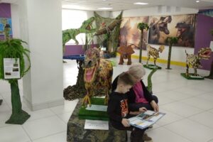 Интерактивная выставка «Вторжение динозавров» продолжается: успейте попасть в доисторическое приключение