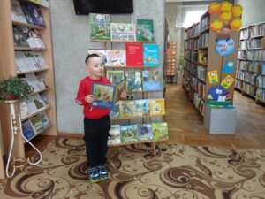 Экологический книжный маршрут «Кто летает и поет – с нами рядышком живет»