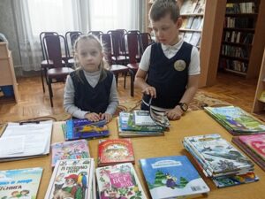 Экскурсия-знакомство с библиотекой «Вам знаком книжкин дом?»