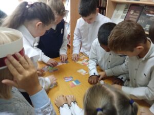 Напольная игра-бродилка «Путешествие по сказкам»