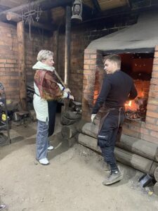 Экскурсионная поездка в Лошицкий усадебно-пароквый комплекс и музейный комплекс старинных народных ремесел и технологий «Дудутки»