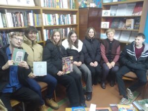 Библиотечное занятие «Почемучкины книжки»: научно-познавательная литература для школьников»