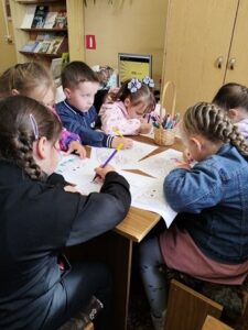 Игровую программу «Вместе почитаем, вместе поиграем»