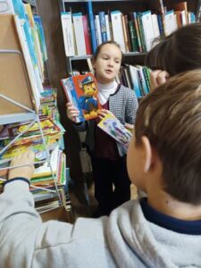 Библиотечное занятие «В царстве книжном очутиться, да чтоб там не заблудиться: справочно-библиографический аппарат библиотеки, выбор книг»