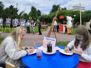 Библиотечная площадка «Лето книжного цвета»