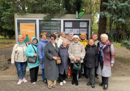 Выездное заседание-экскурсия женского клуба «Сяброўка» «Сад цветов и мечты»
