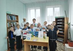 Панорама детских рисунков «Папина профессия»