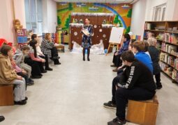 Литературно-игровая программа «Весёлое путешествие Снеговика-почтальона»