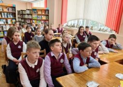 Библиотечное занятие «А ларчик просто открывался: выбор книг, информационные запросы»