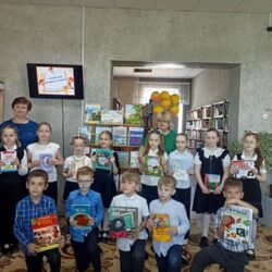 Литературно-развлекательный час «Будем с книгами дружить»