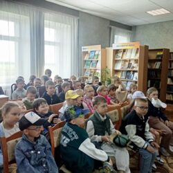 Громкое чтение «На досуге летним днем книгу в руки мы возьмем»