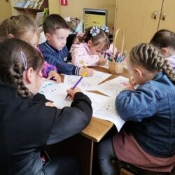 Игровую программу «Вместе почитаем, вместе поиграем»
